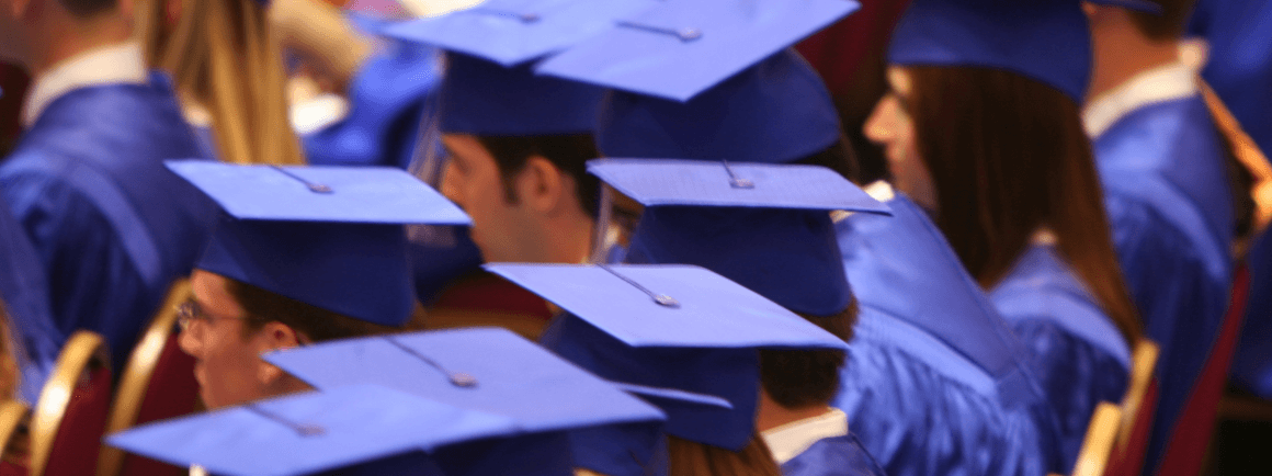 Addio agli albi per i diplomati: per la professione occorre la laurea